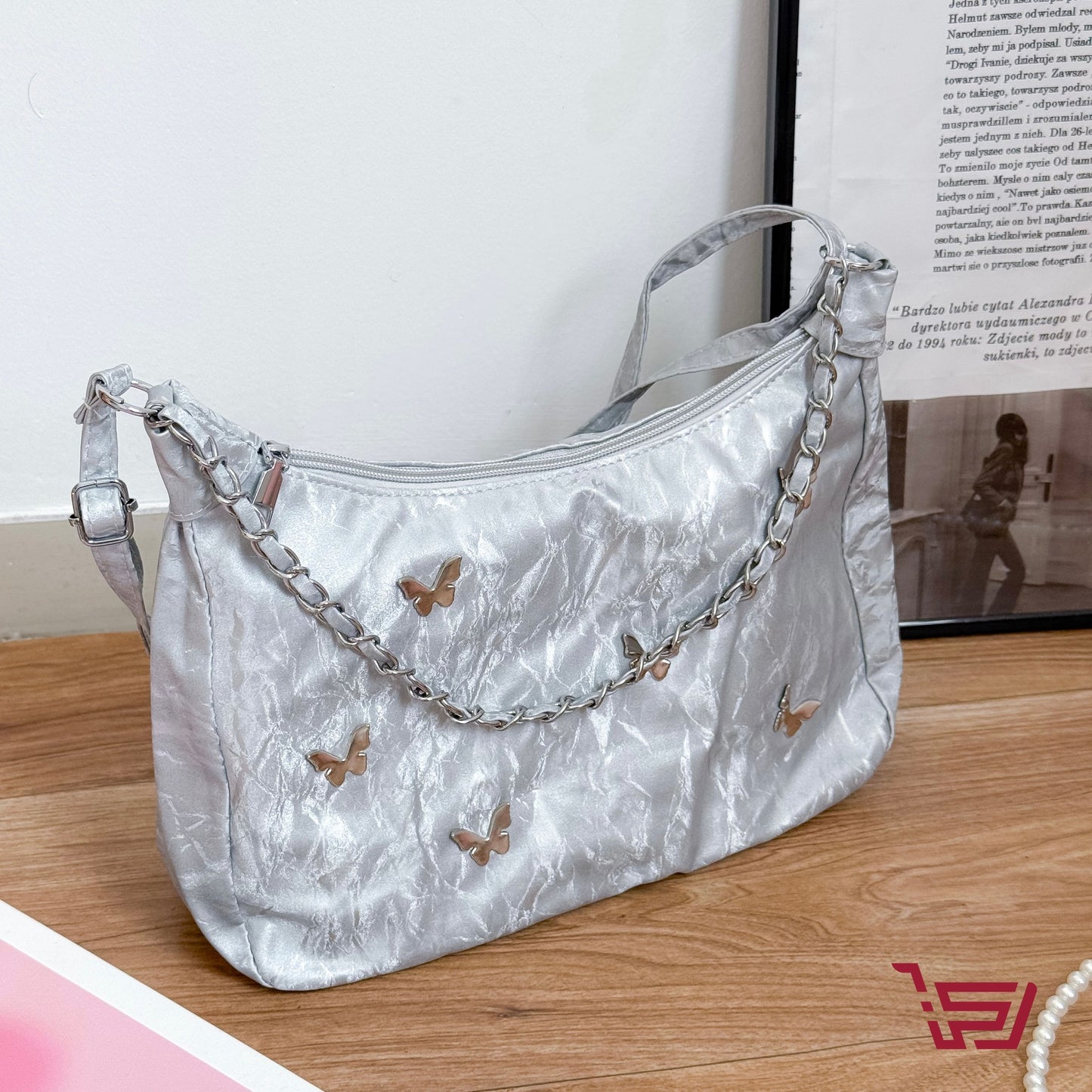 حقيبة كتف صغيرة فراشات