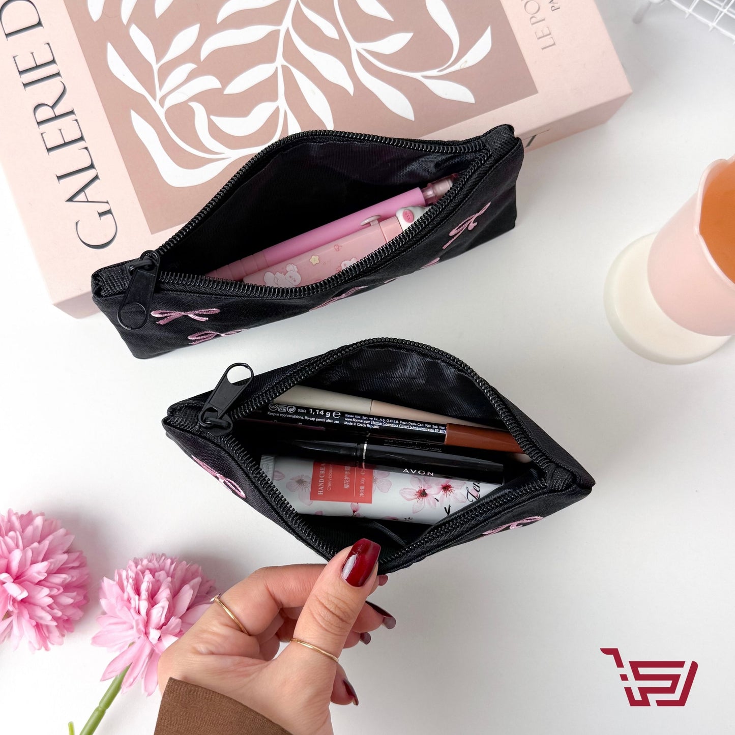 محفظة قرطاسية وكوزمتك فيونكة