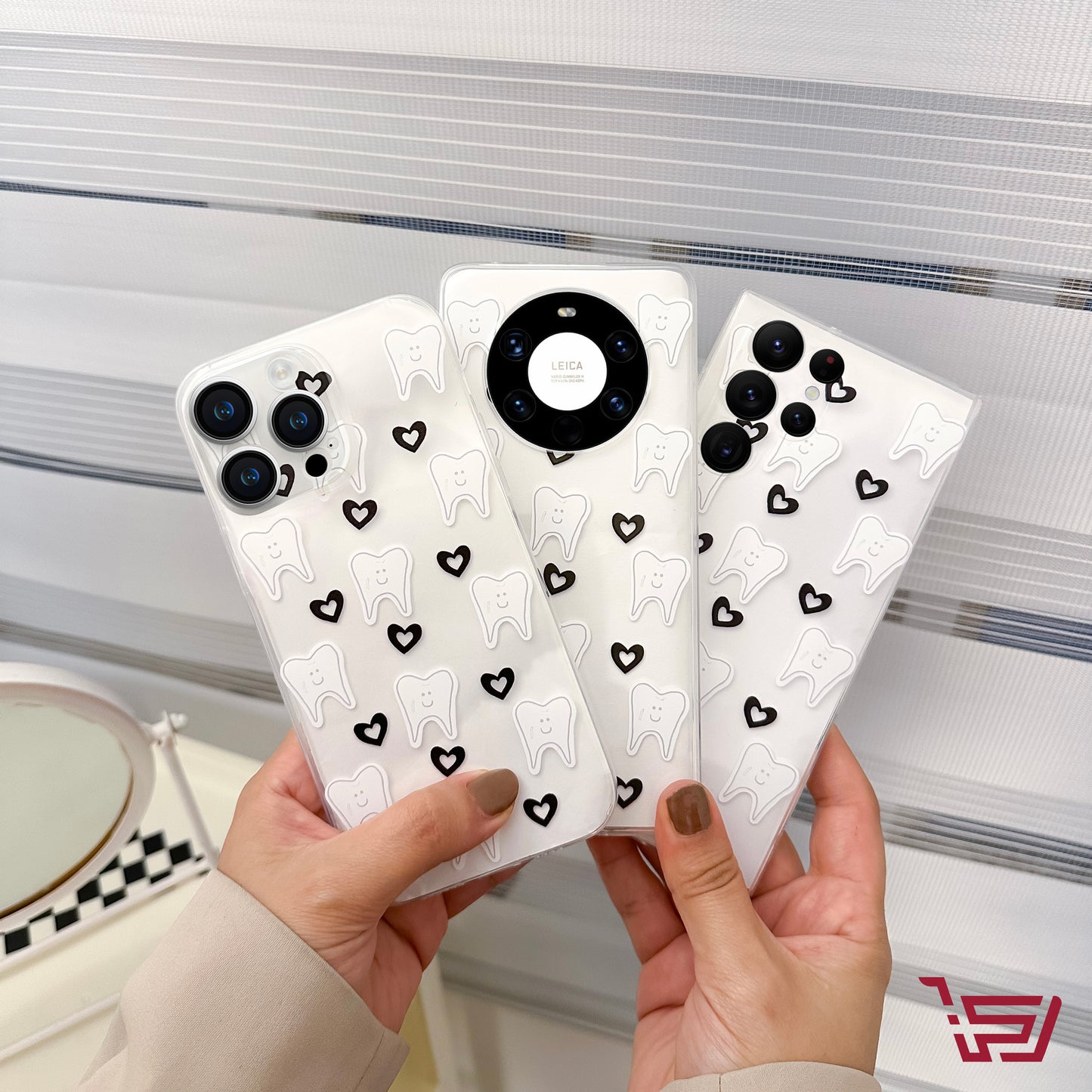 كفر موبايل الاسنان شفاف