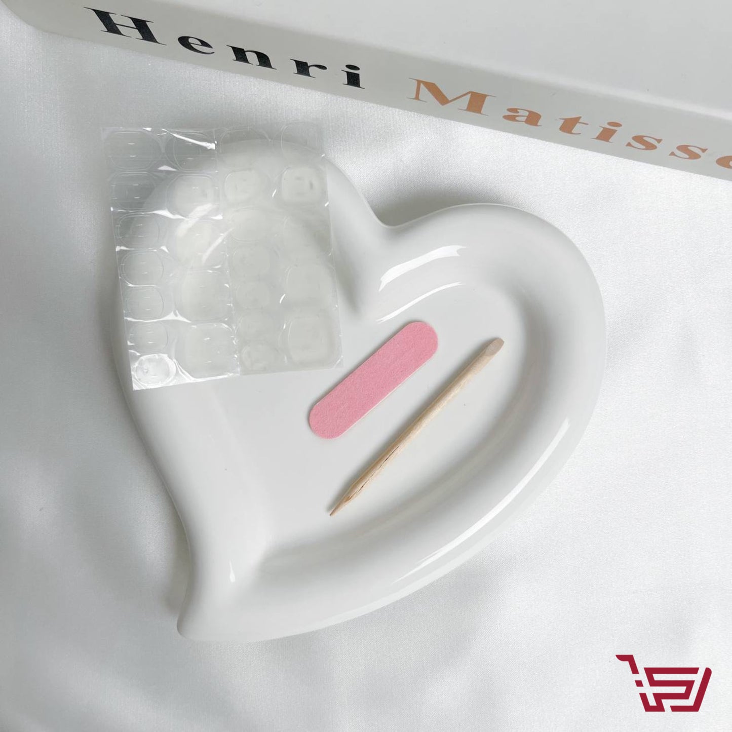 علبة سيت اظافر صناعية