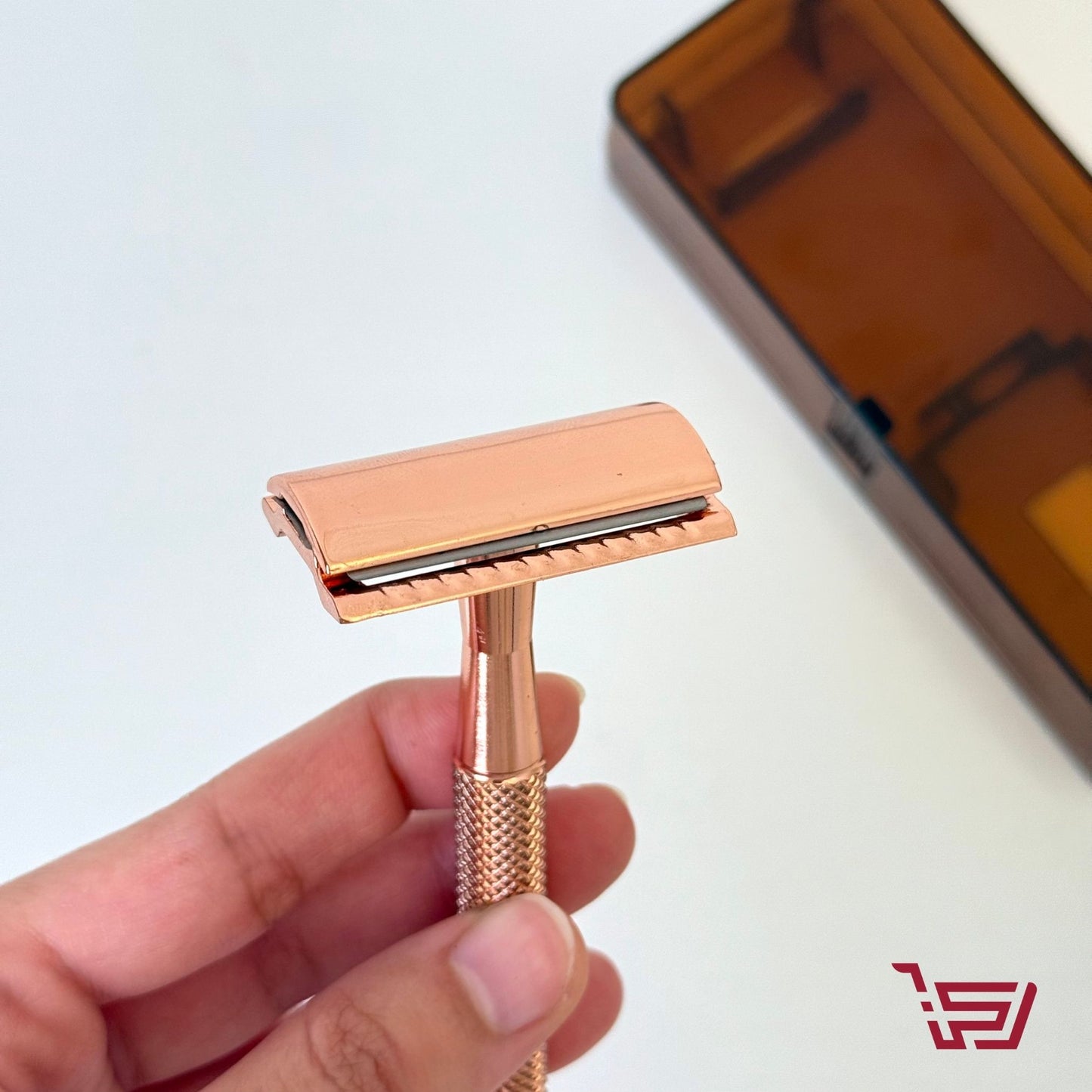 شفرة حلاقة حديد