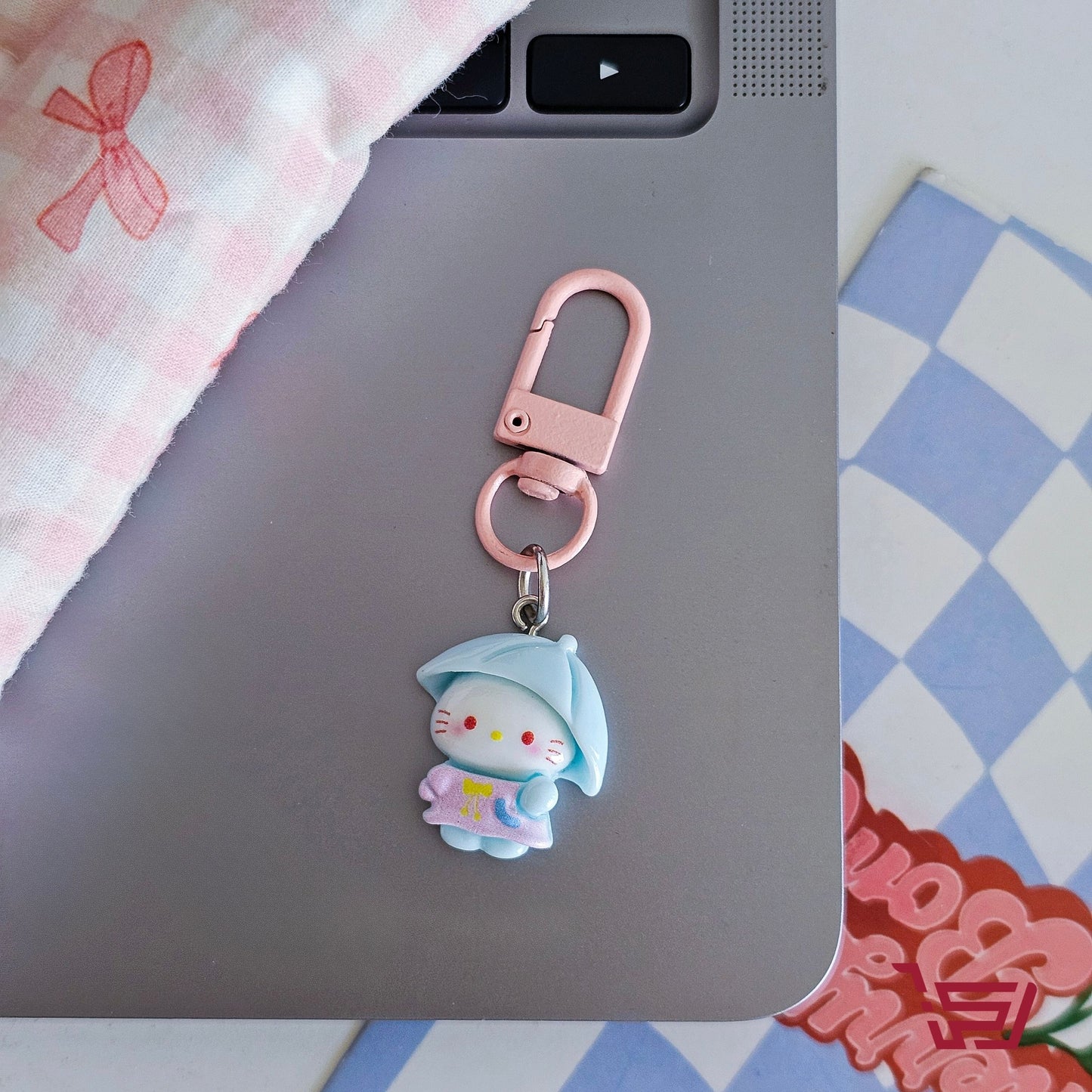 مدالية هيلو كيتي صغيرة