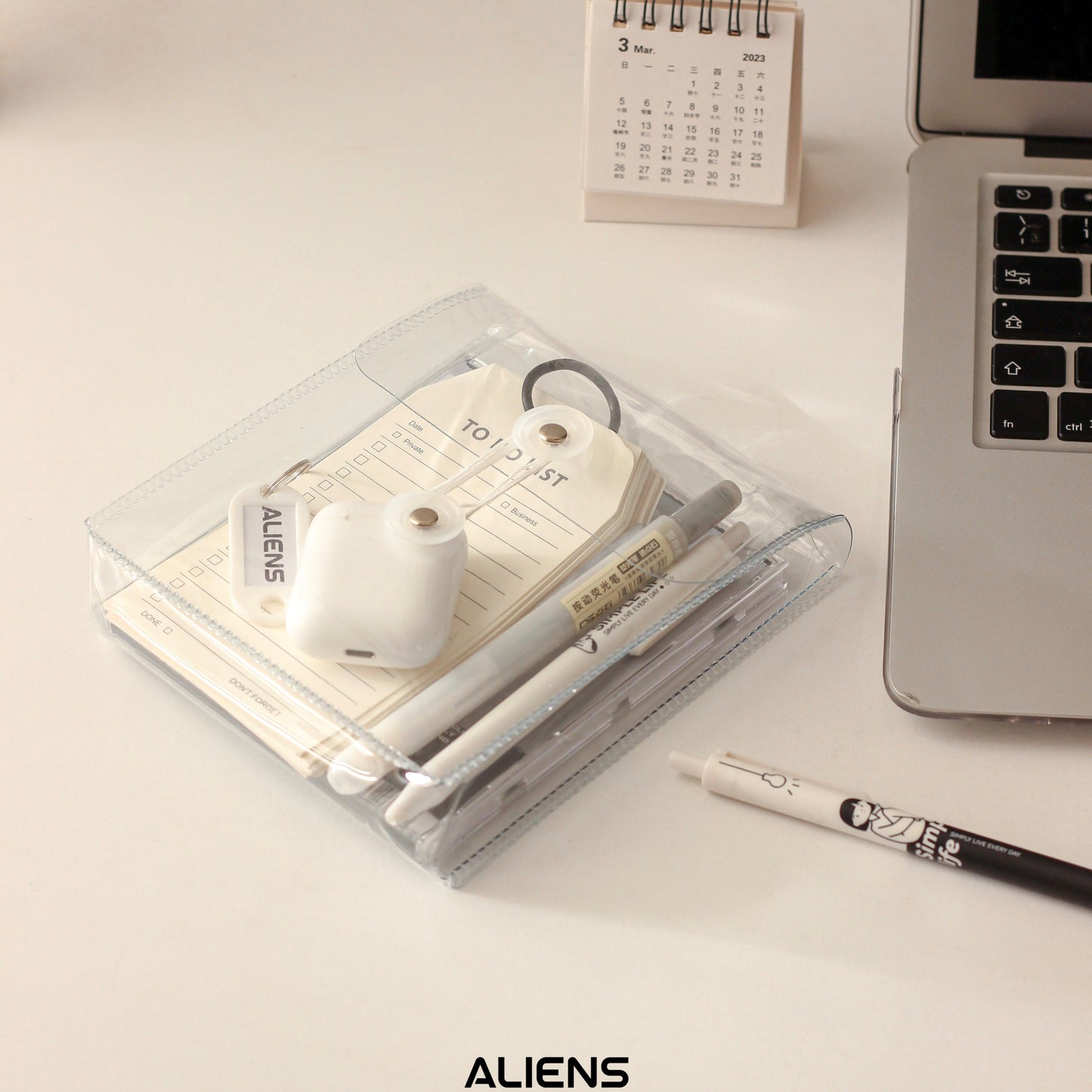 محفظة شفافة