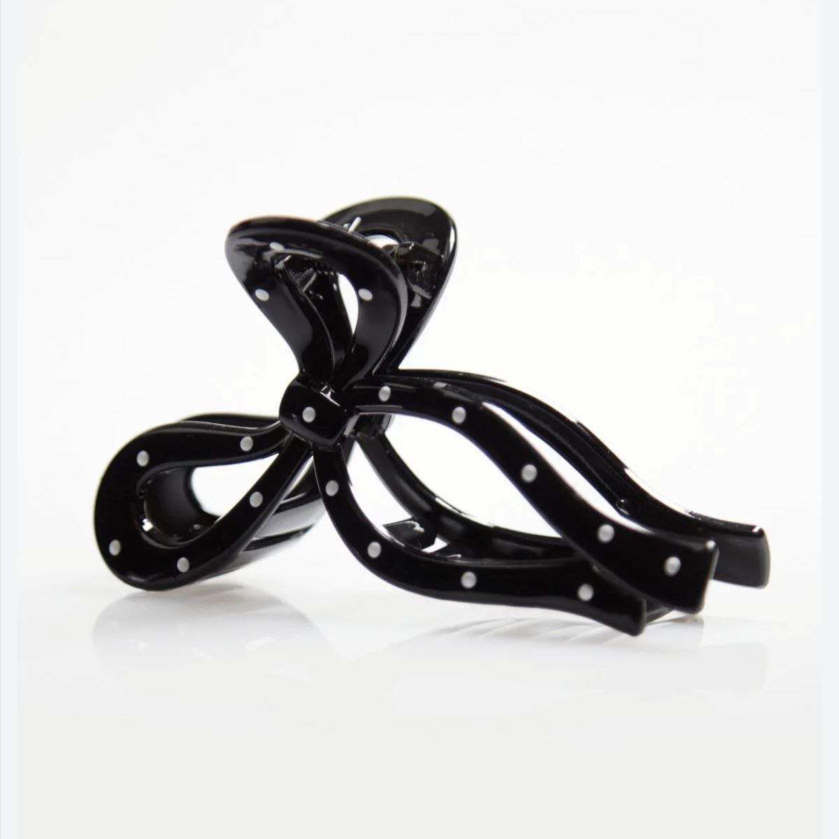 مشبك شعر الفيونكة