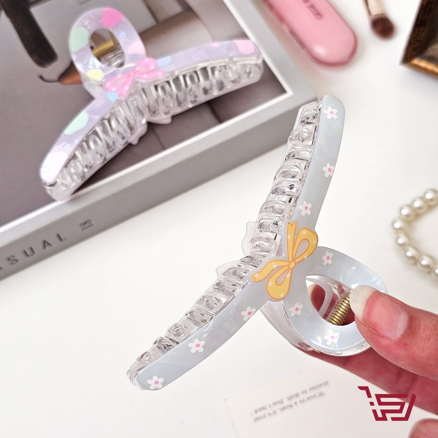 مشبك شعر شفاف الفيونكة