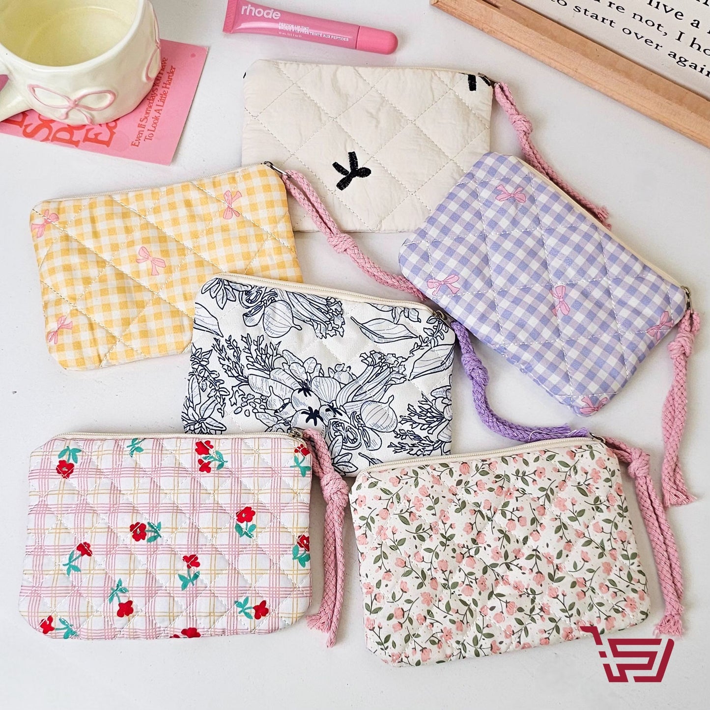 محفظة كوزمتك بأشكال مختلفة