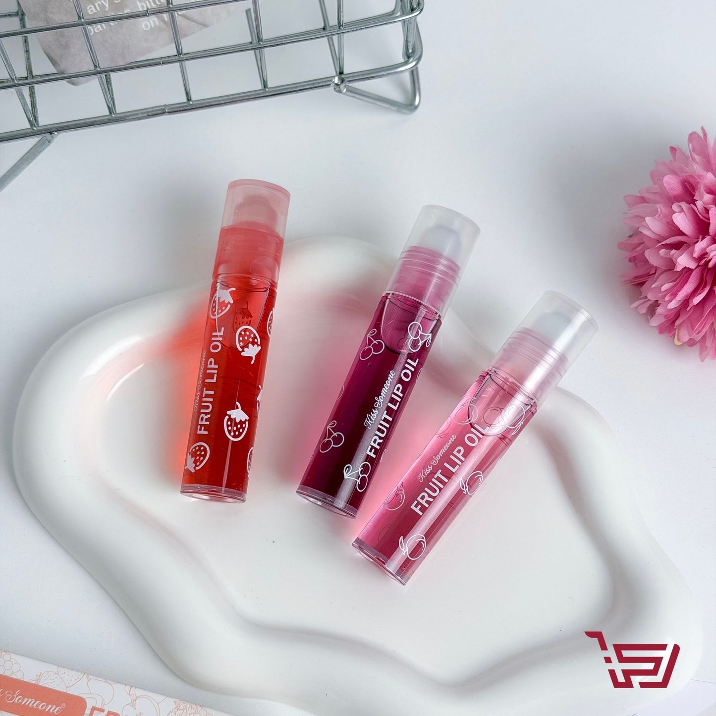 زيت للشفاه بنكهات الفاكهة