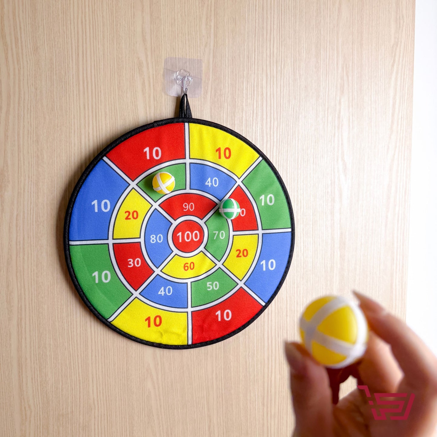 لعبة لوح رمي السهام بكرات مغناطيسية