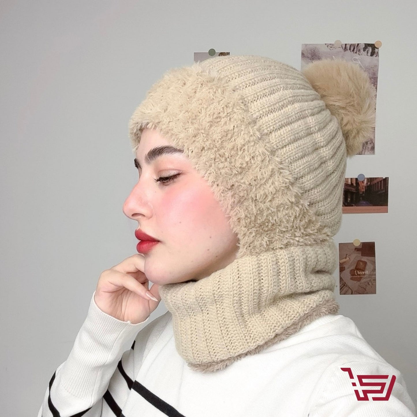 قبعة صوف تغطي الراس والعنق