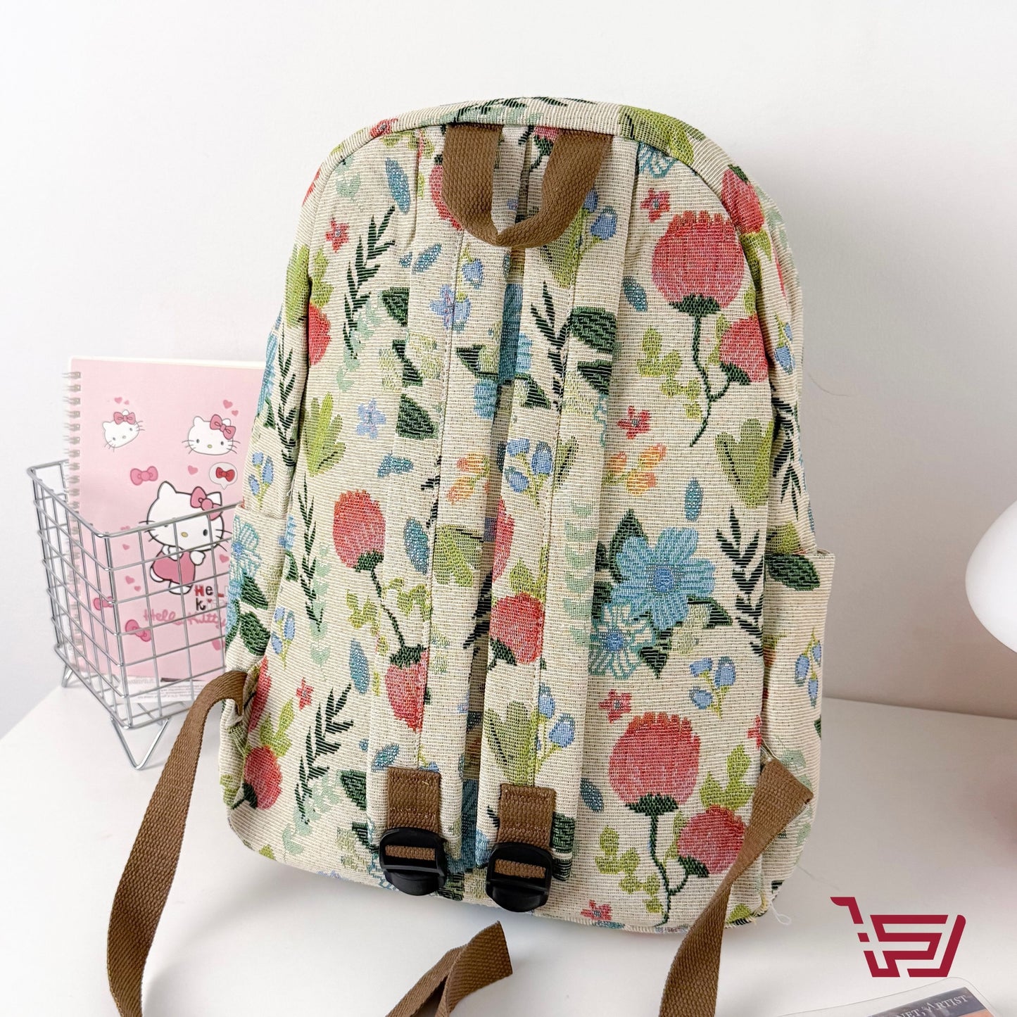 حقيبة ظهر بنقشات الورود