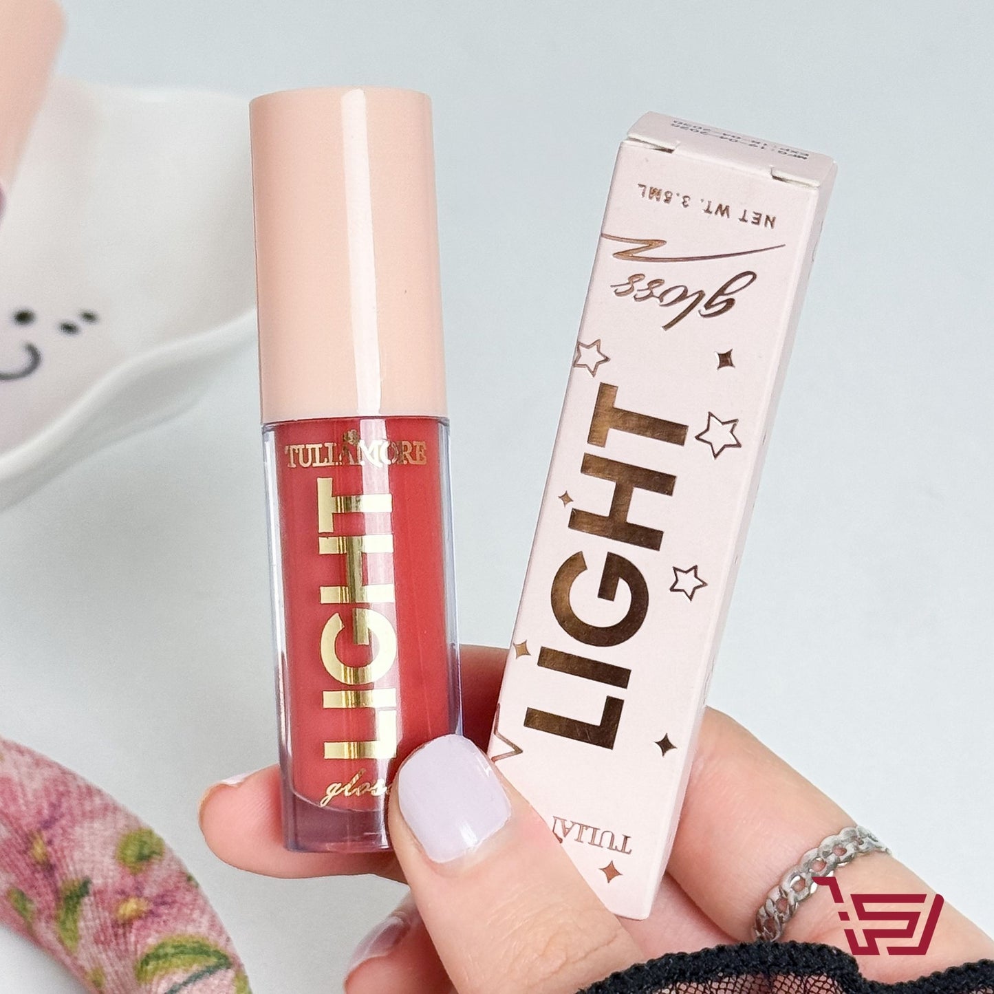 Lip Gloss ملمع شفاه خفيف مرطب