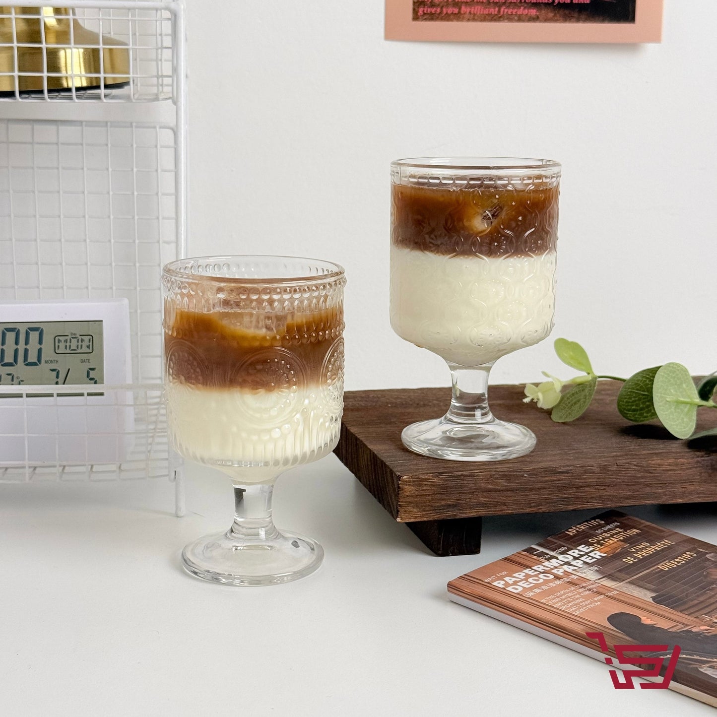 كأس زجاج بسعة كبيرة مزخرف