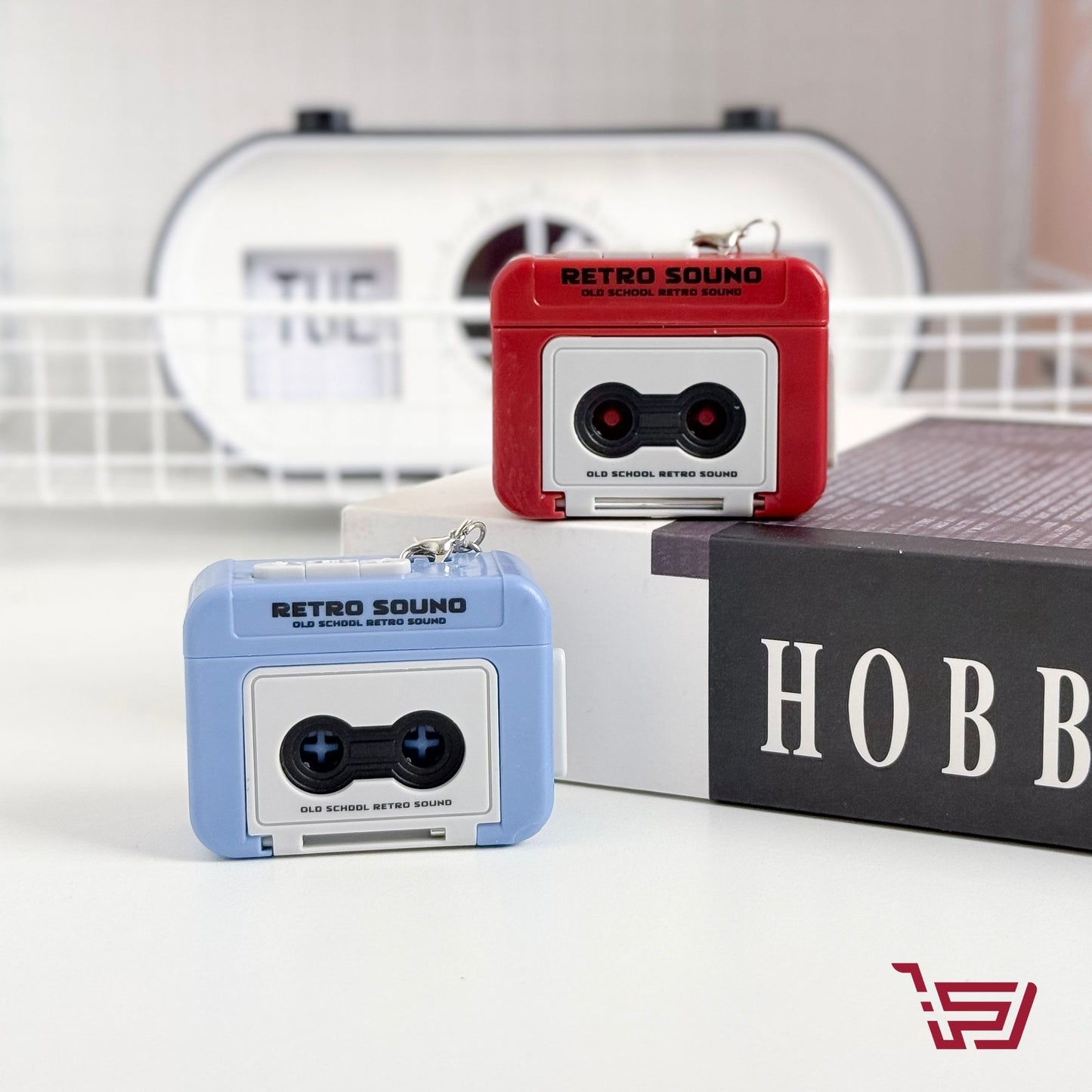 مدالية ومسجل صوت صغير محمول