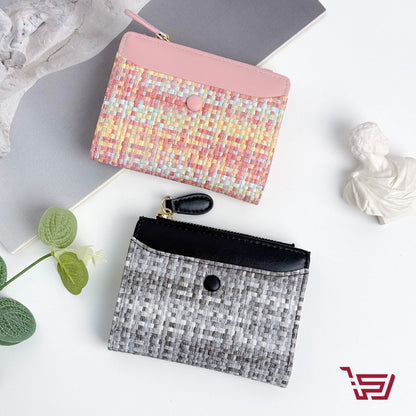 محفظة نقود صغيرة من الجلد والقش