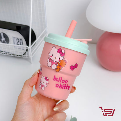 كوب اطفال بلاستك مع قصبة