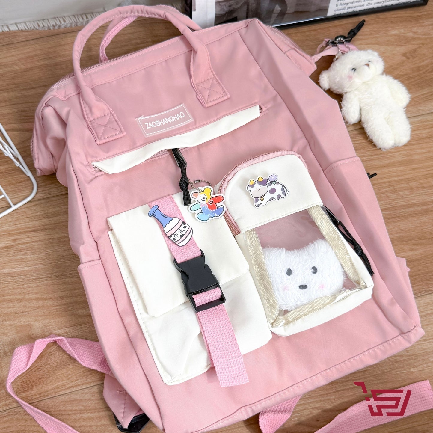 حقيبة ظهر مع مدالية الدب