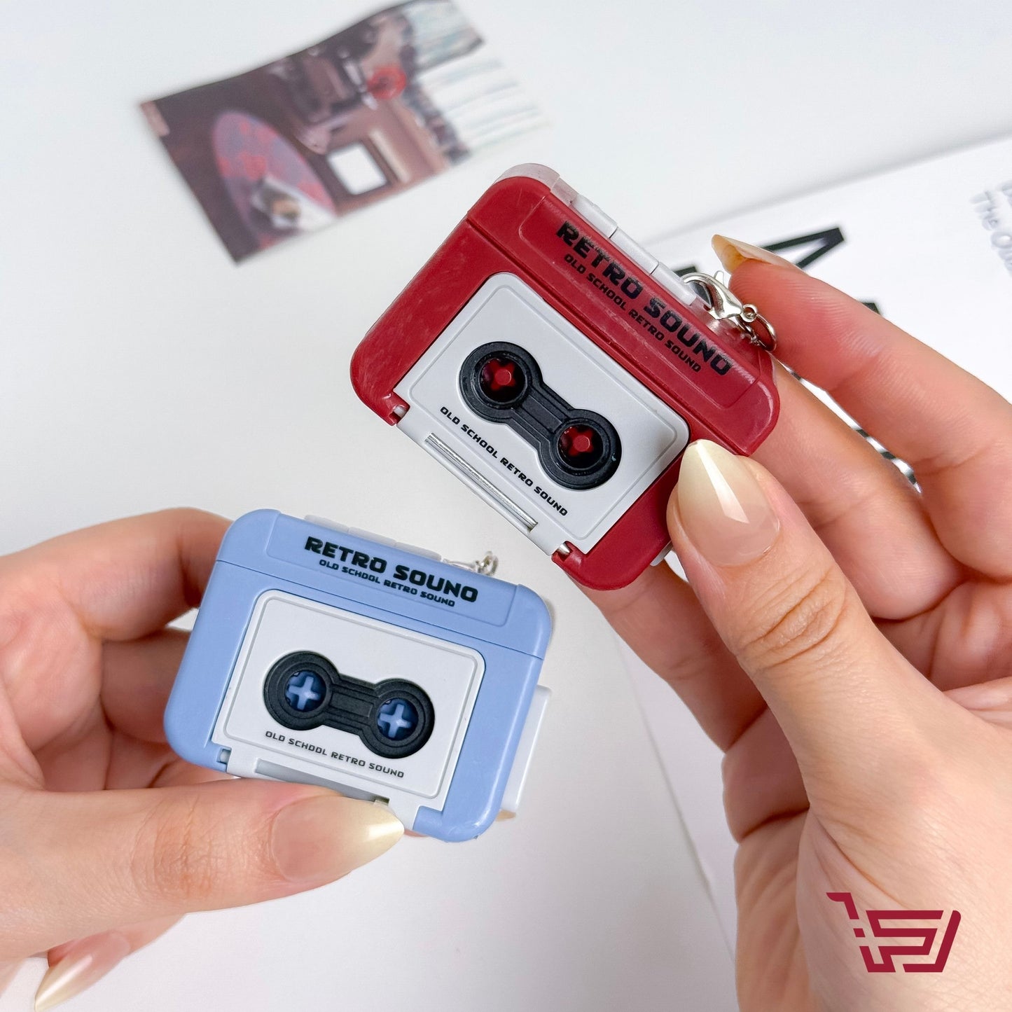 مدالية ومسجل صوت صغير محمول