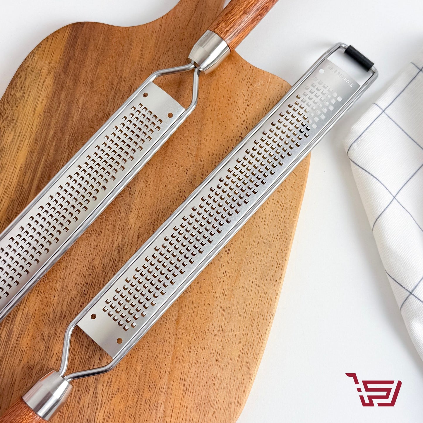 مبشرة جبن من الستانلس ستيل