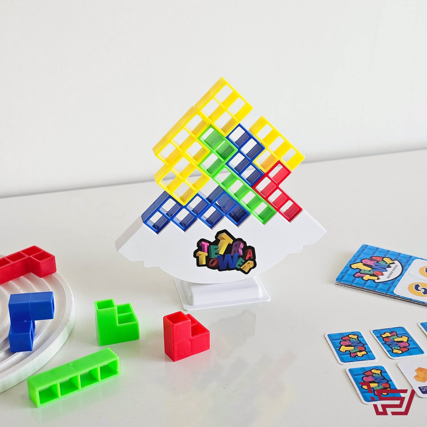 لعبة تكديس مكعبات بناء التوازن