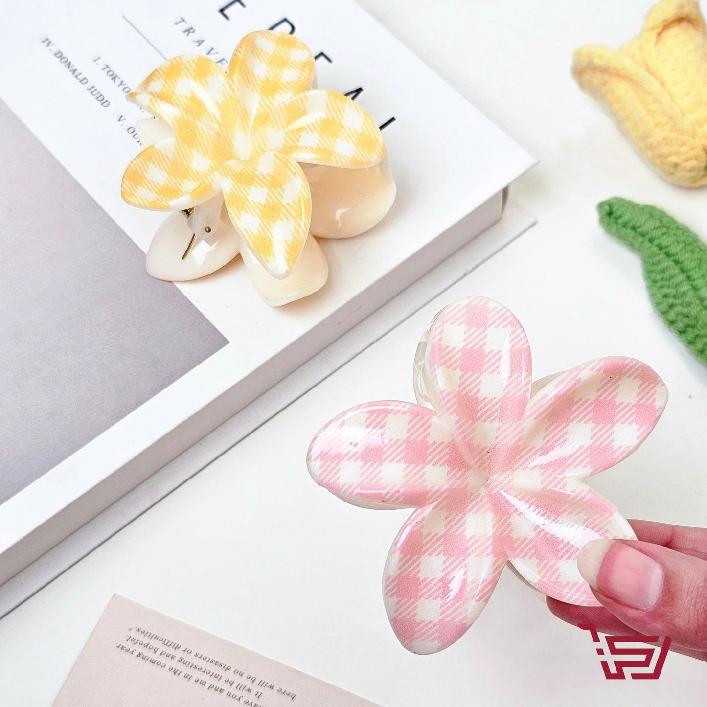 قراصة شعر الورد بطبعات الكاروهات