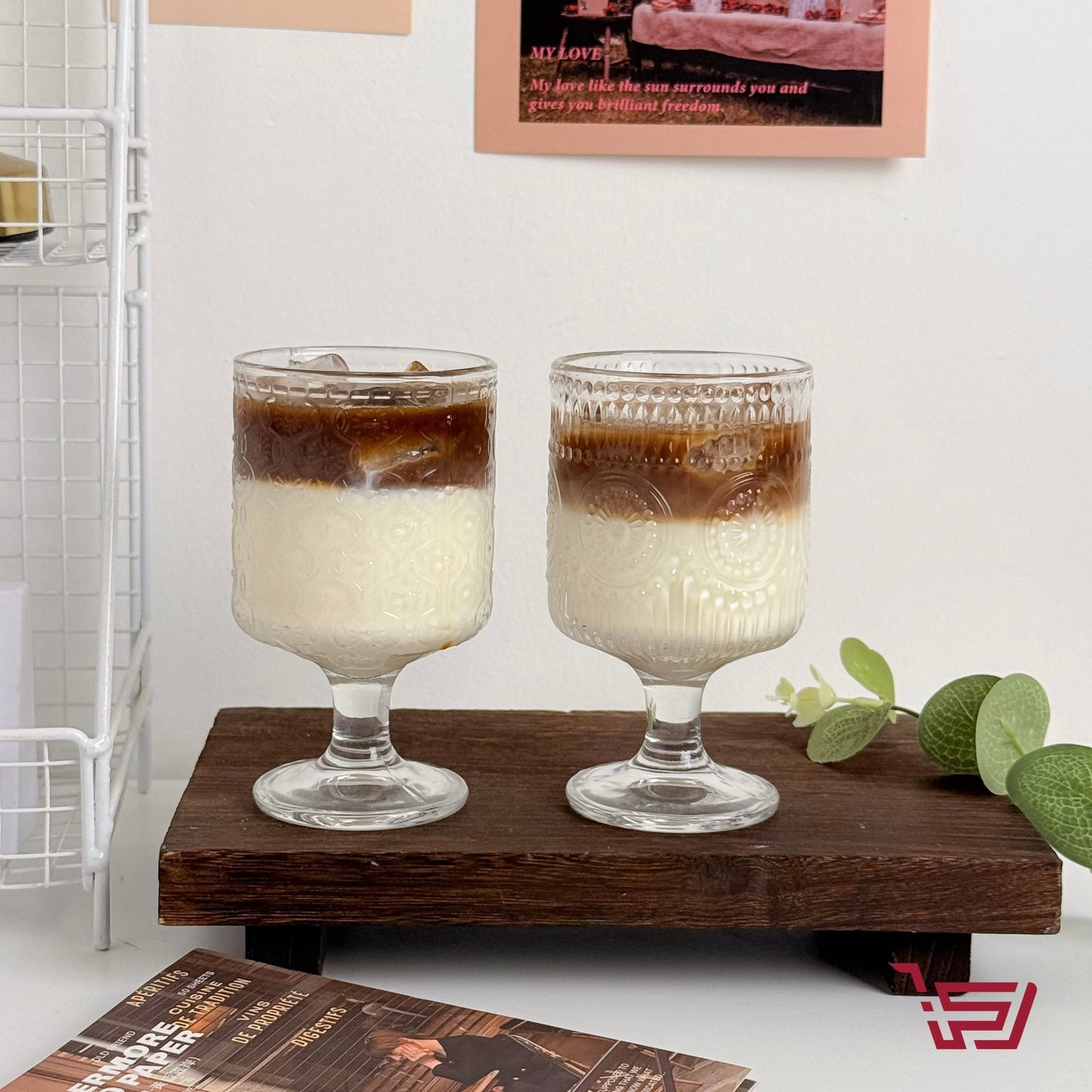 كأس زجاج بسعة كبيرة مزخرف