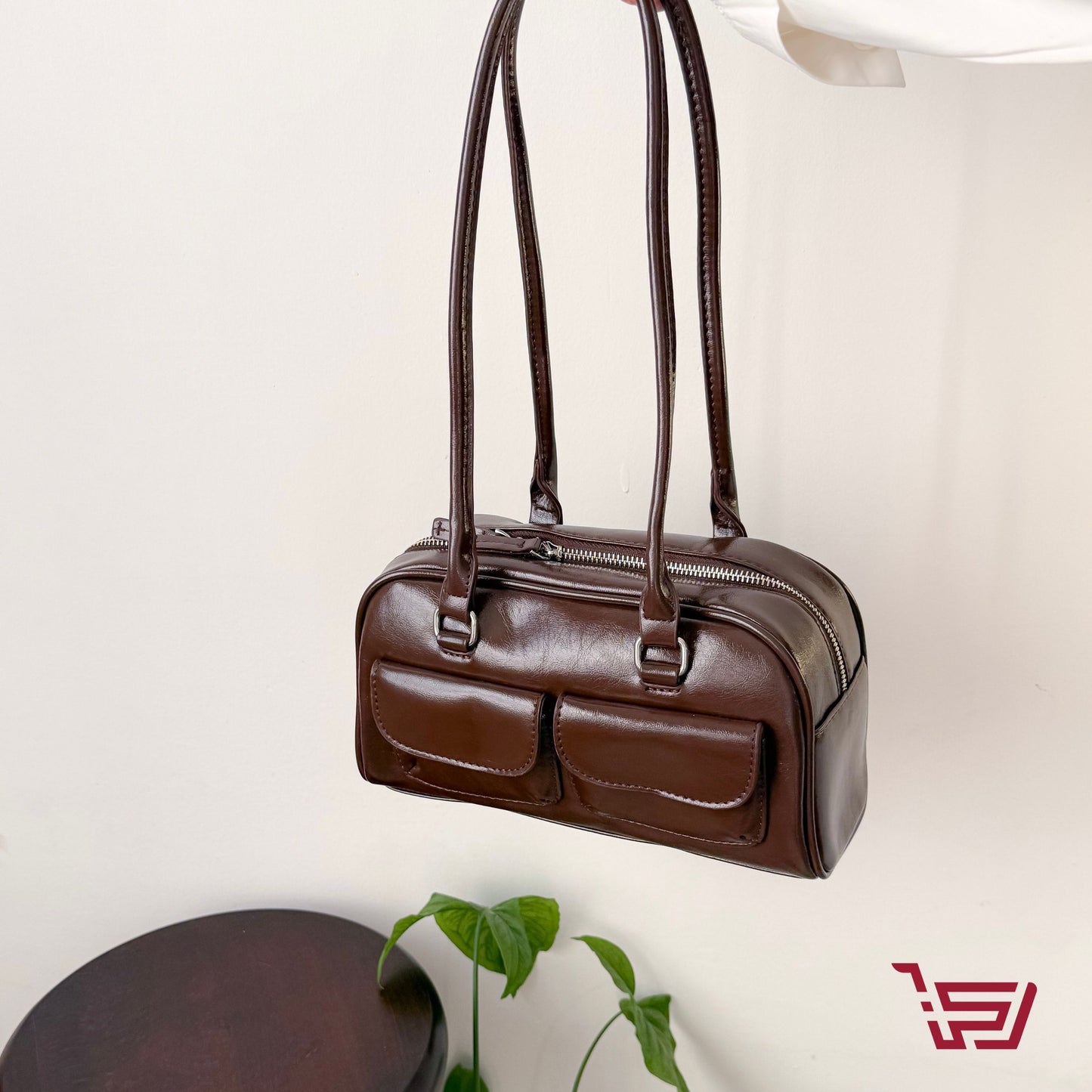 حقيبة كتف جلد