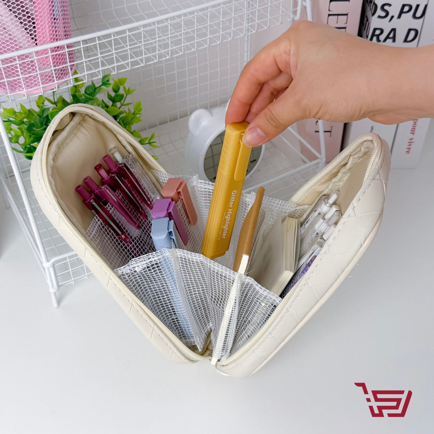 محفظة اقلام جلد