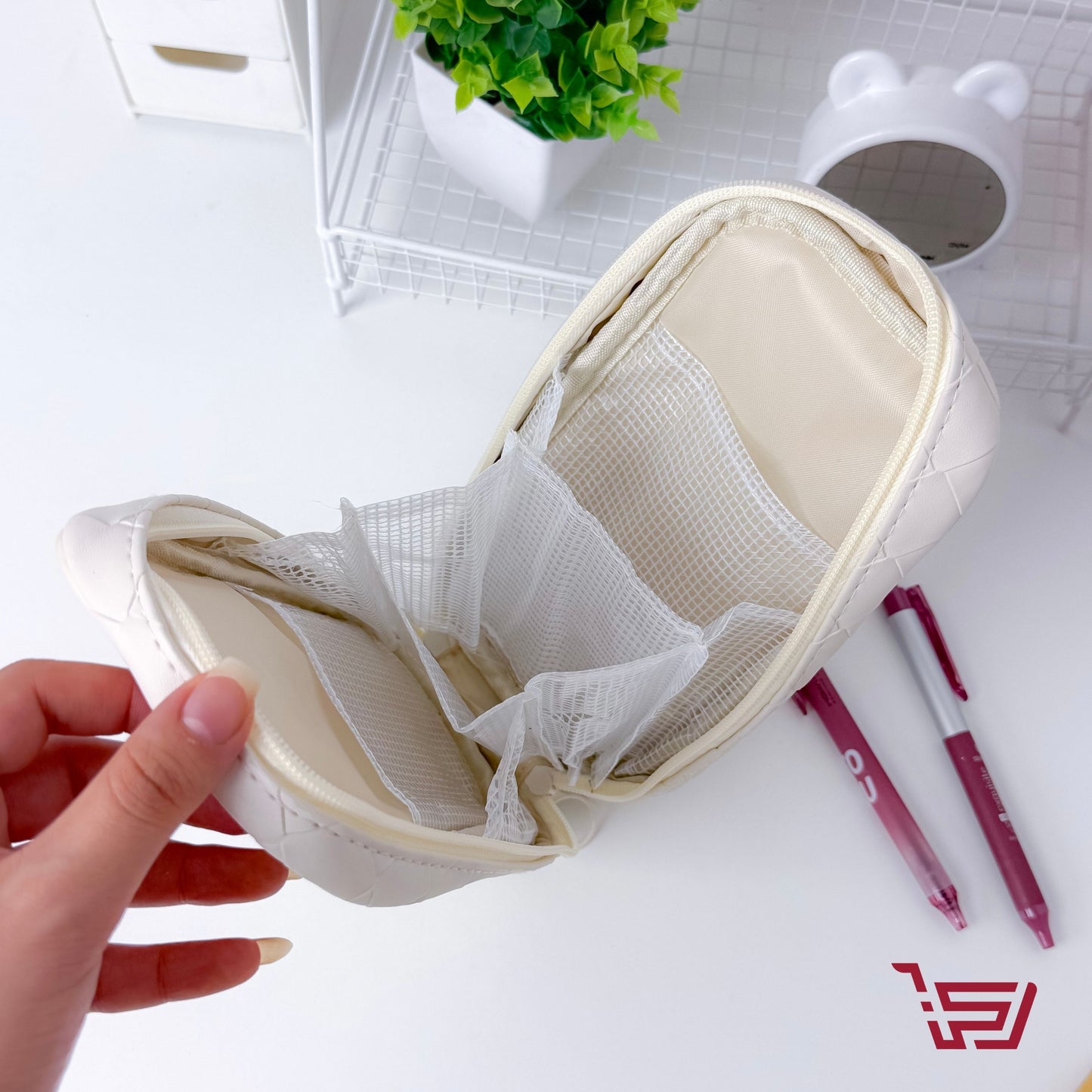 محفظة اقلام جلد