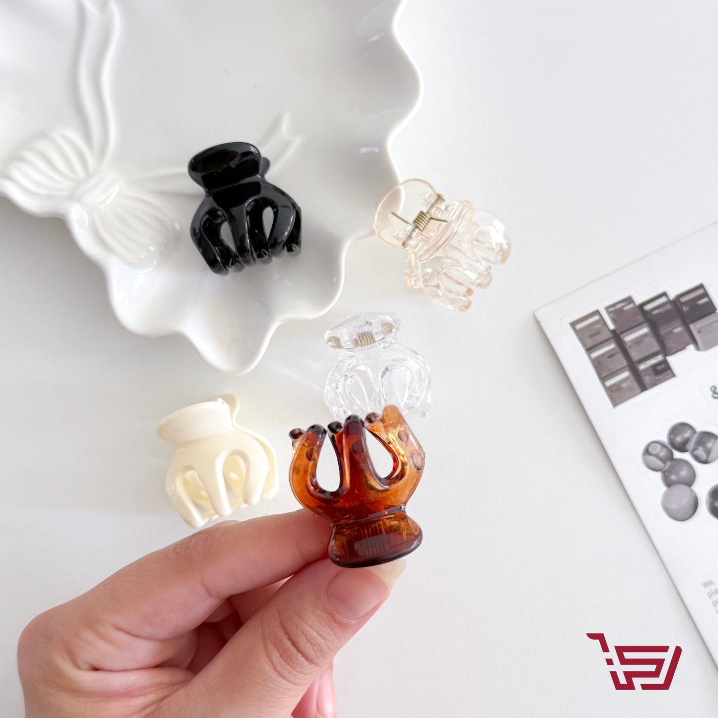 قراصة شعر صغيرة ponytail