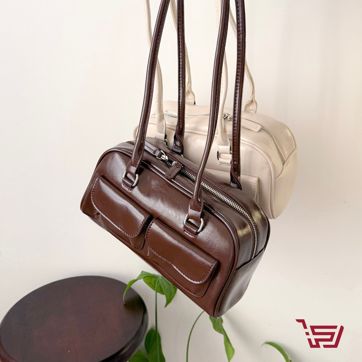 حقيبة كتف جلد