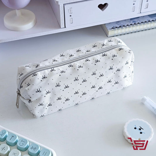 محفظة اقلام بطبعات الفيونكة