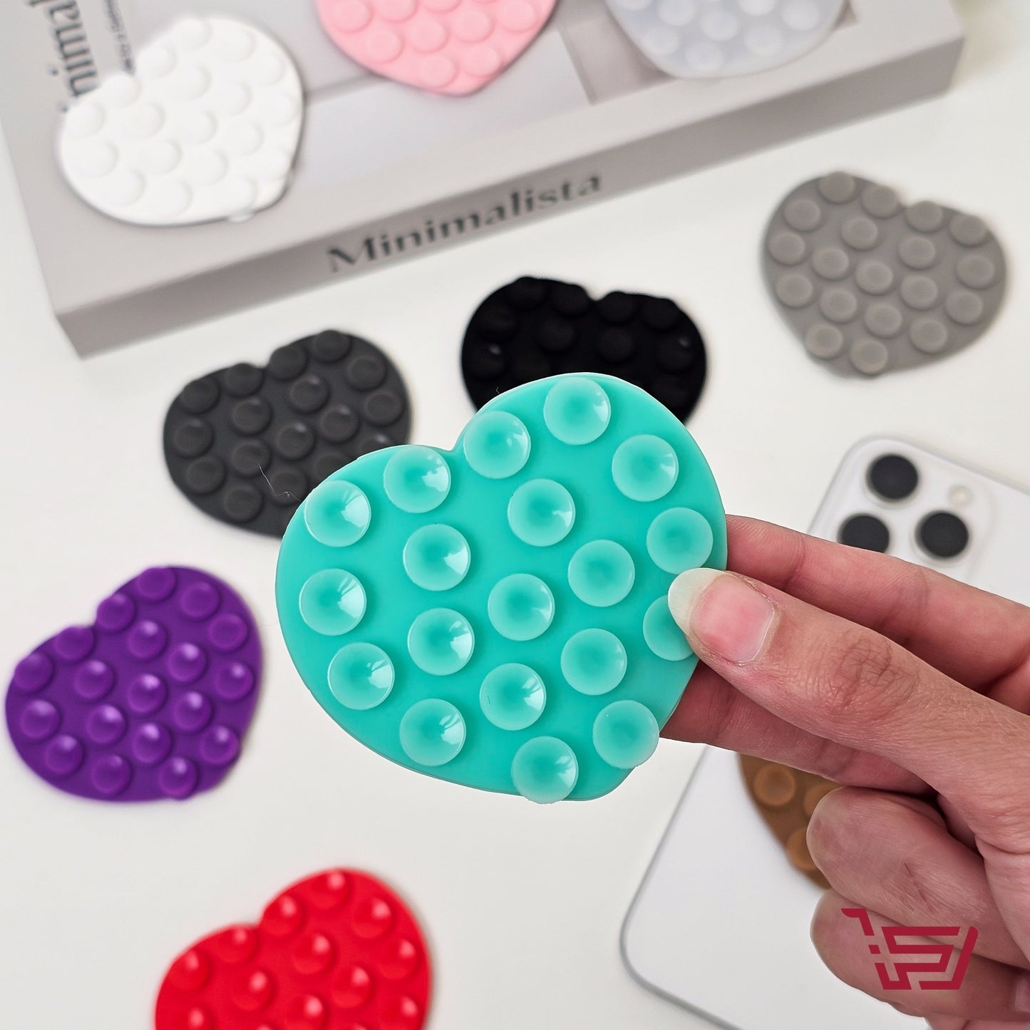 مسكة موبايل لاصقة بشكل قلب