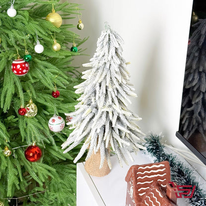 شجرة كريسمس صغيرة