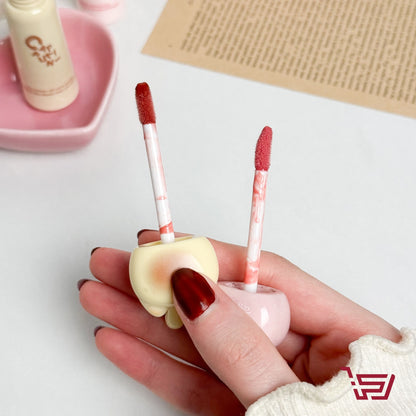 Lip gloss ملمع شفاه