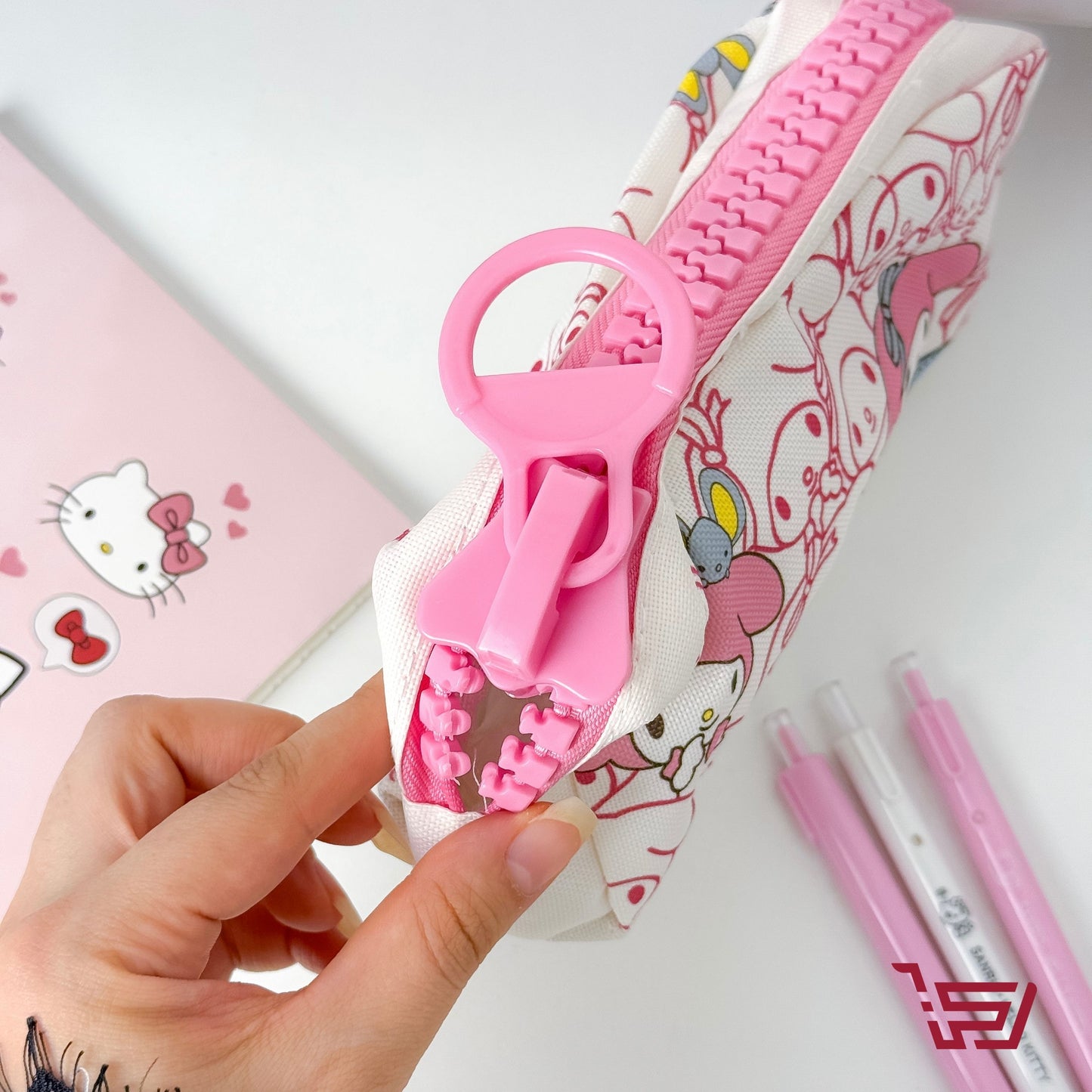 محفظة اقلام ميلودي