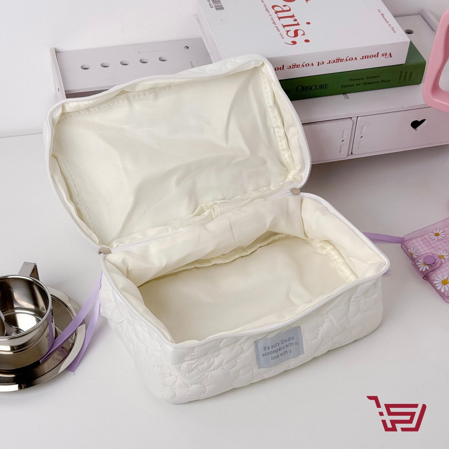 حقيبة مكياج بسعة كبيرة