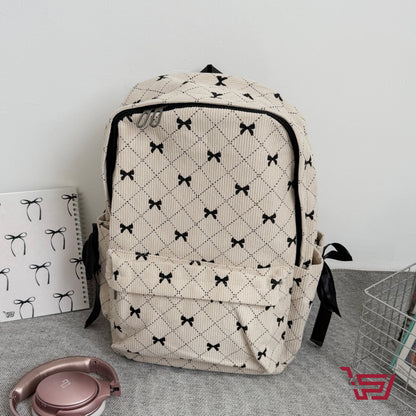 حقيبة ظهر بطبعة الفيونكة