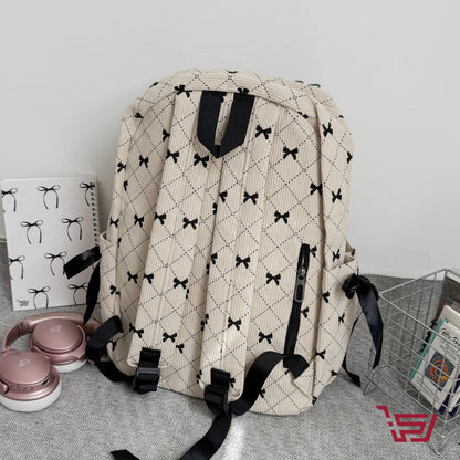 حقيبة ظهر بطبعة الفيونكة