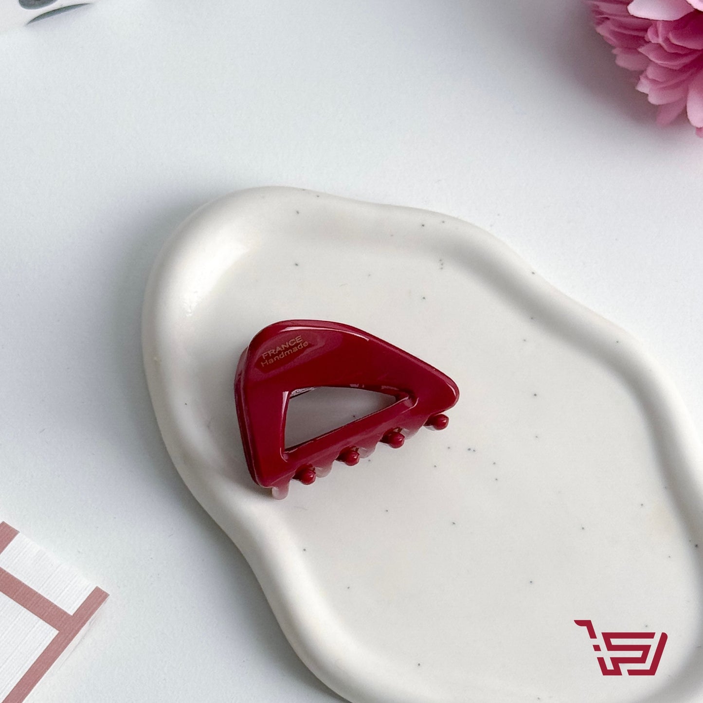 قراصة شعر صغيرة