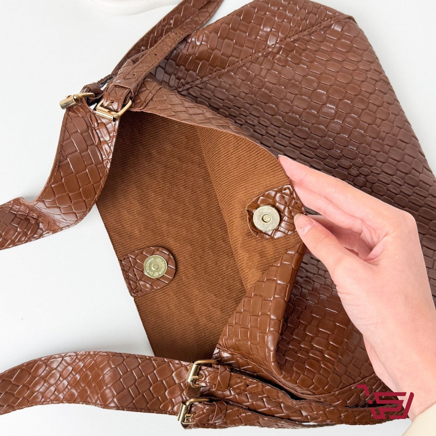 توت باك جلد مع محفظة