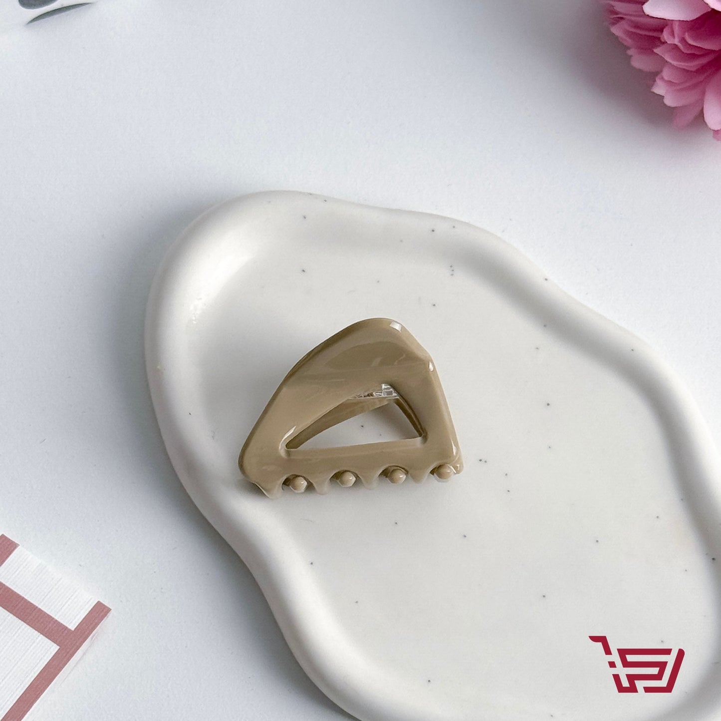 قراصة شعر صغيرة