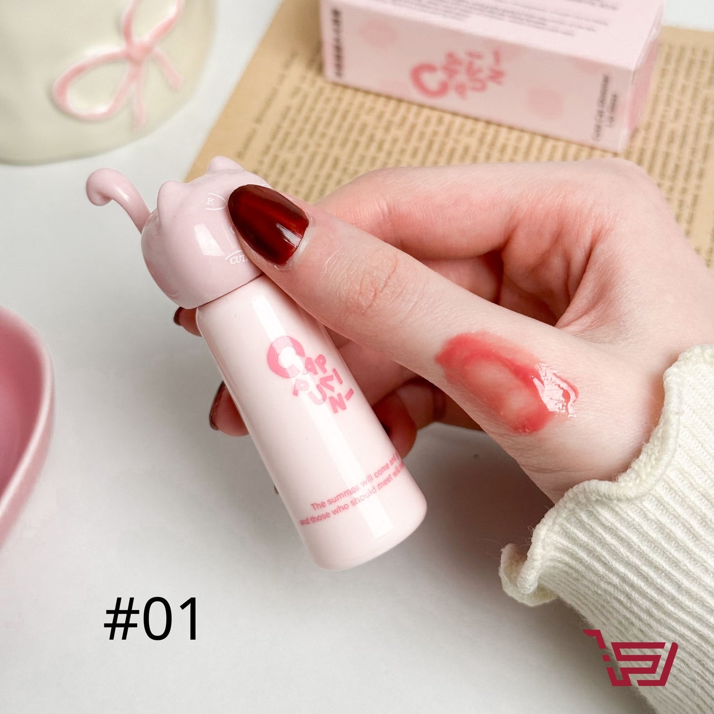 Lip gloss ملمع شفاه