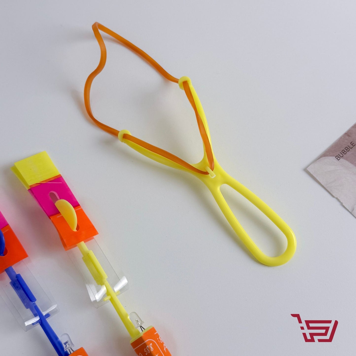 لعبة السهام المضيئة