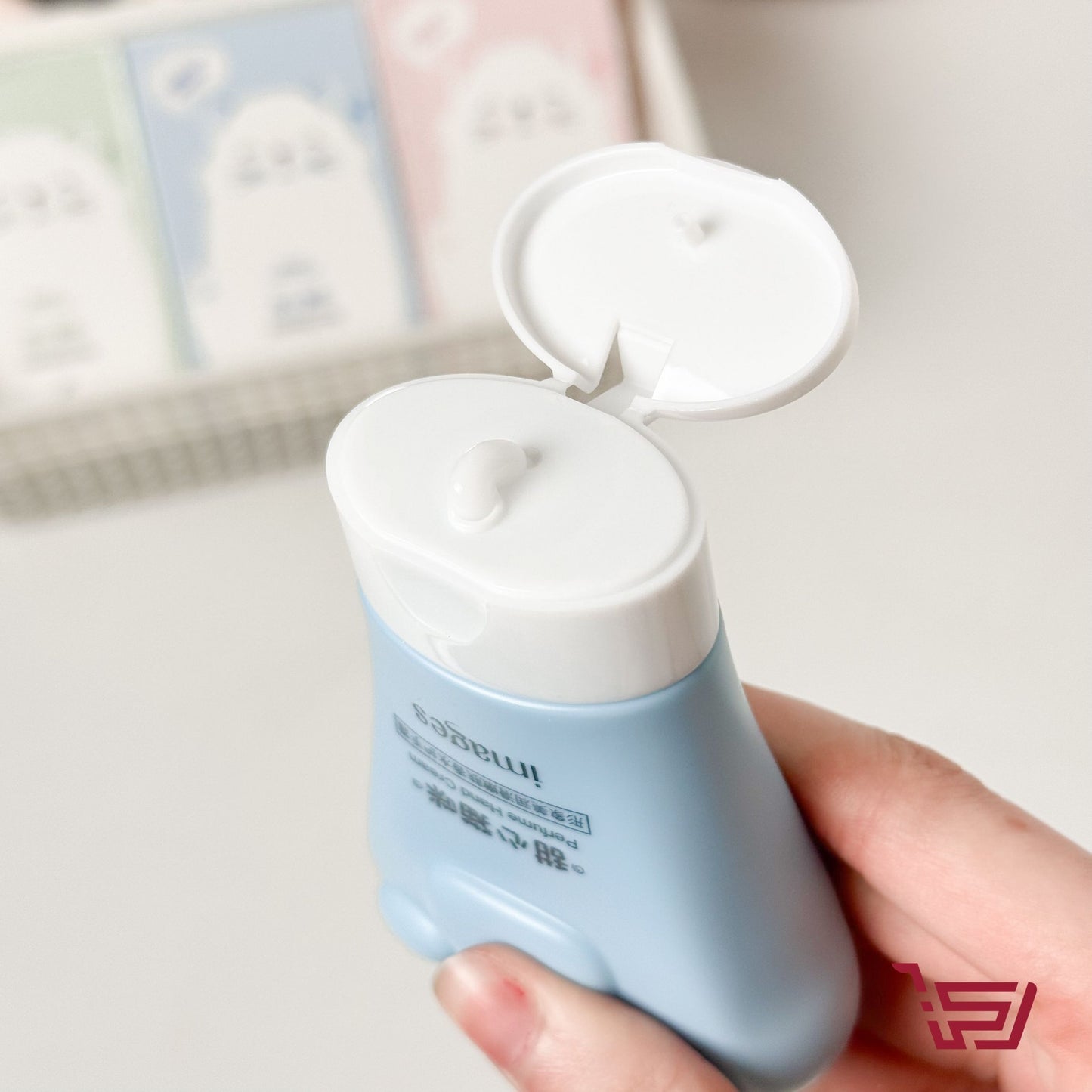 كريم ترطيب اليدين القطة