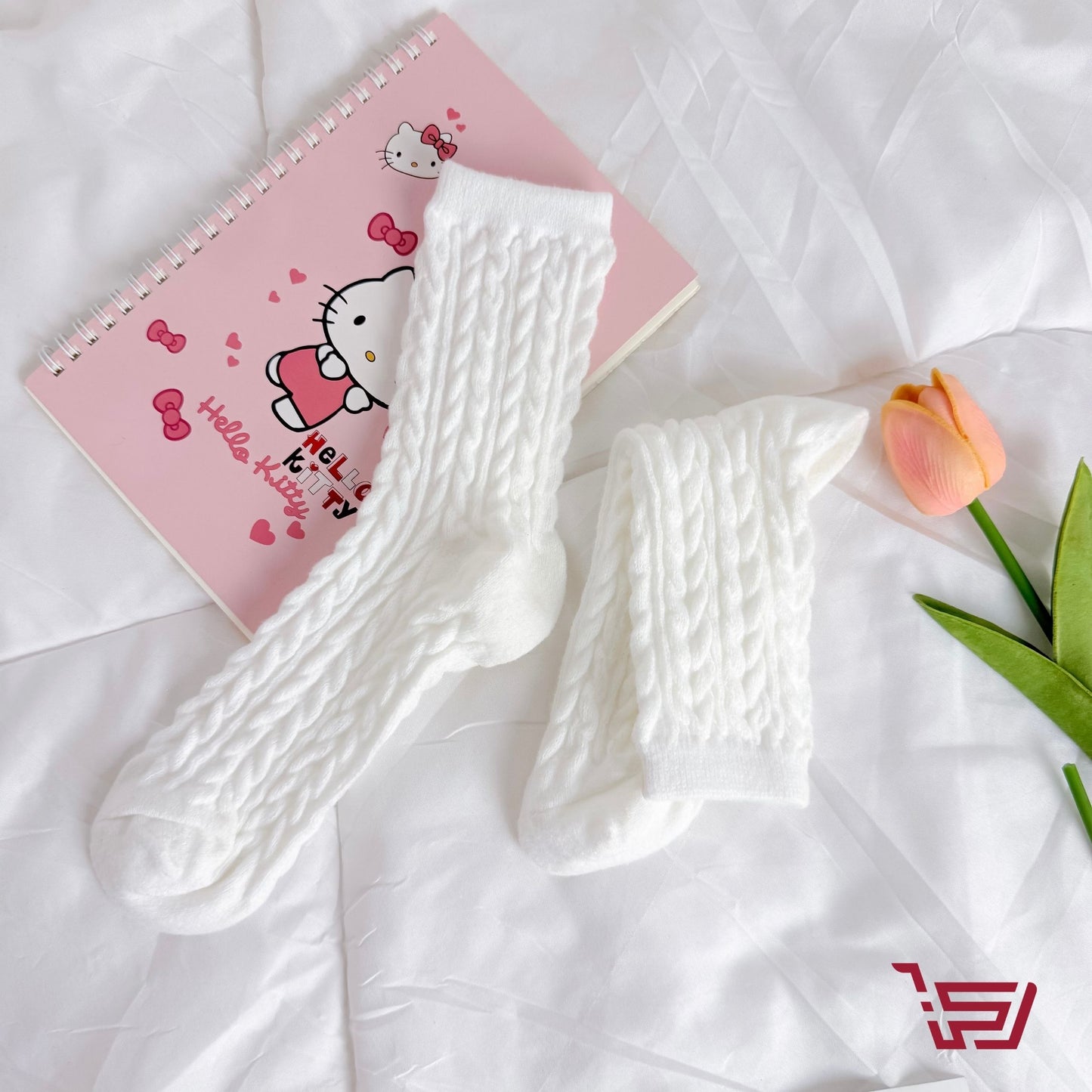 جواريب طويلة منسوجة