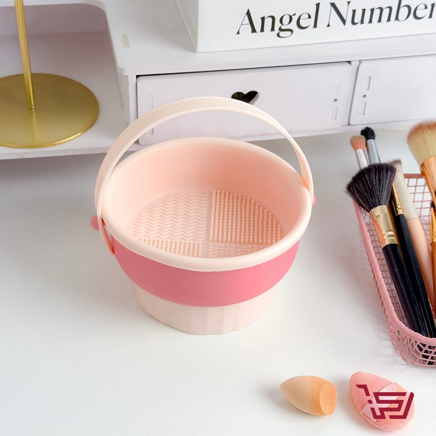 وعاء غسيل فرش المكياج