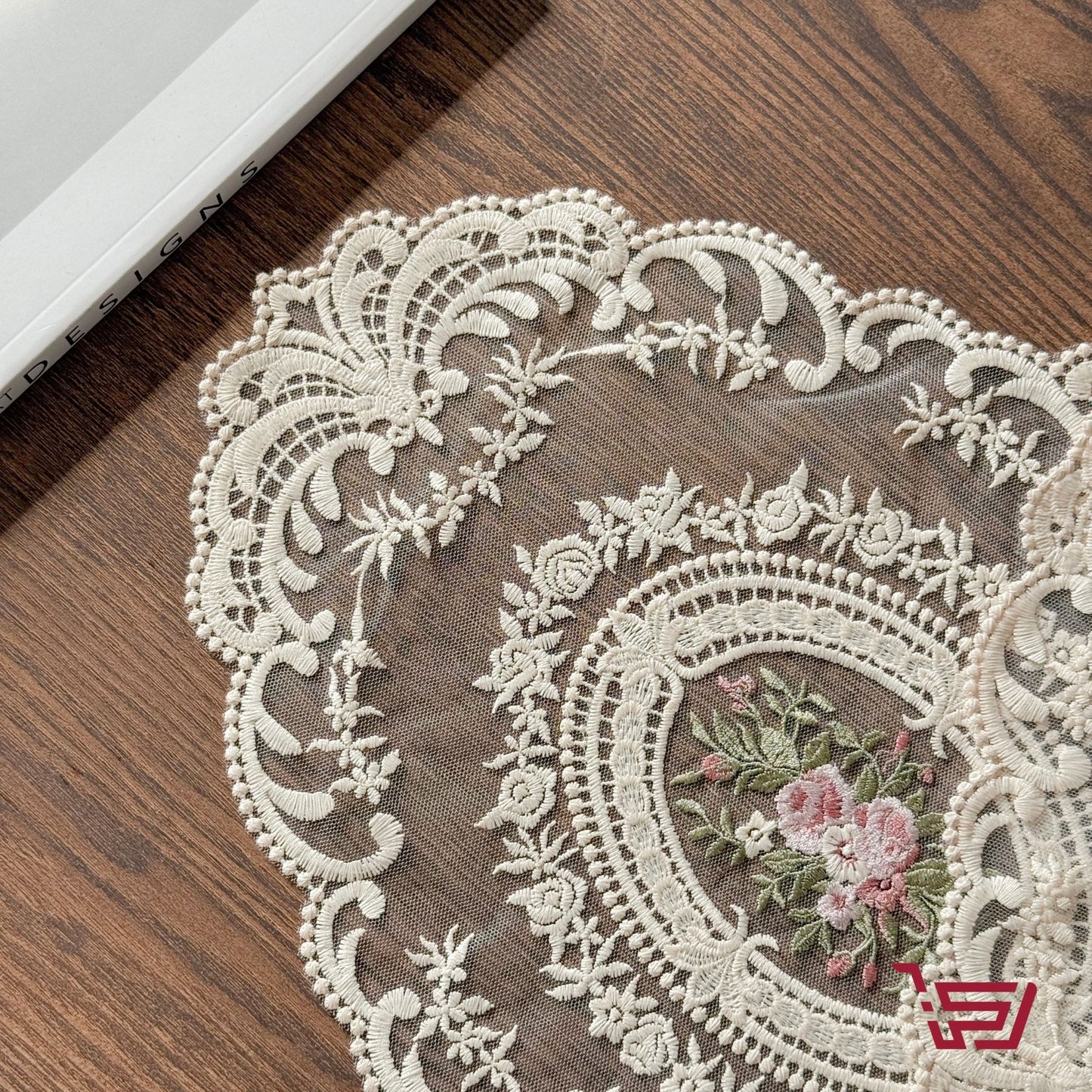 مفرش تطريز فنتج