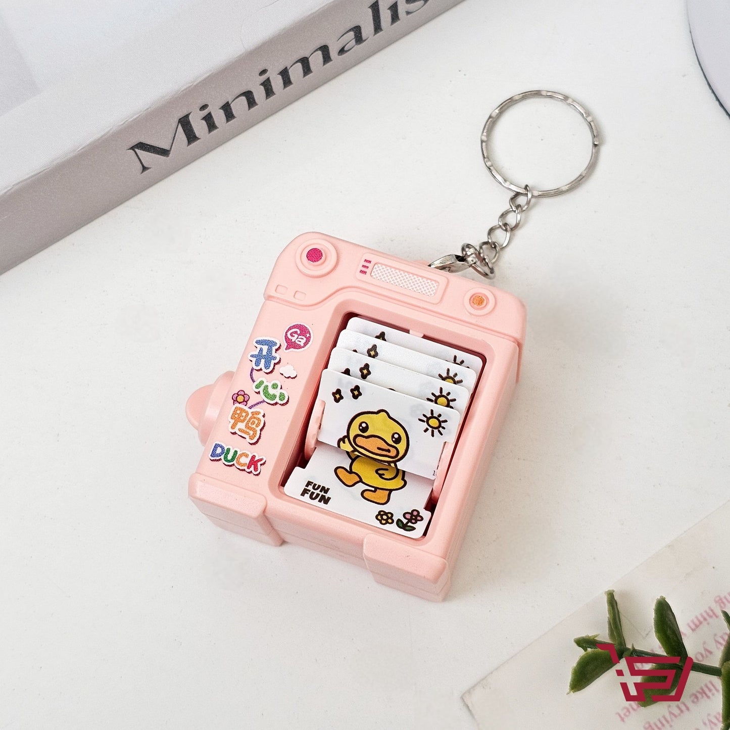 ميدالية وجهاز العاب صغير بأشكال متعددة