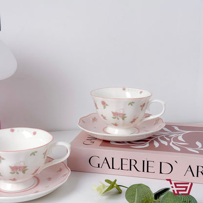 كوب سيراميك مع صحن بطبعات الورود