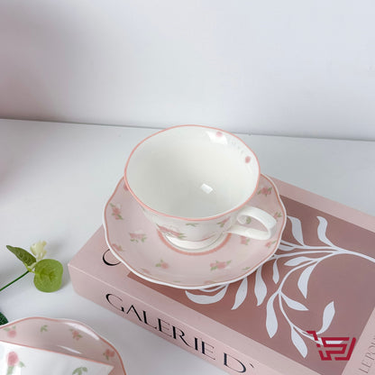 كوب سيراميك مع صحن بطبعات الورود